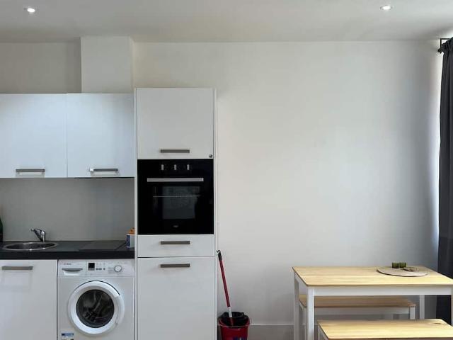 Elstree and Borehamwood, WD6 1TE, United Kingdom | 1 bed apartment for rent #150257002 | Rentberry