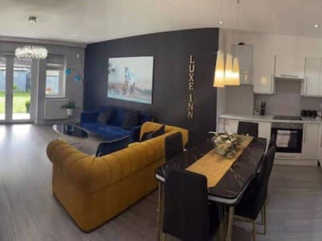 Elstree and Borehamwood, WD6 4JX, United Kingdom | 4 bed apartment for rent #109149490 | Rentberry