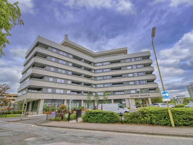 Elstree House, Elstree Way, Borehamwood WD6, 2 bed flat to rent, £1,800 pcm | PrimeLocation