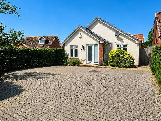 Elstub Lane, Cam GL11, 3 bed detached bungalow to rent, £1,500 pcm | PrimeLocation
