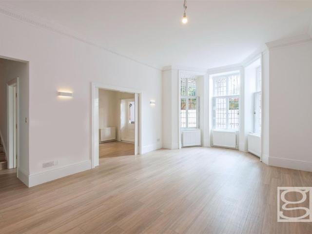 Elsworthy Road, Primrose Hill NW3, 2 bed flat to rent, £3,900 pcm | PrimeLocation