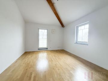 ELSBETHEN: 134 M² WOHNTRAUM 4 ZIMMER / DACHTERRASSE 2 STELLPLÄTZE