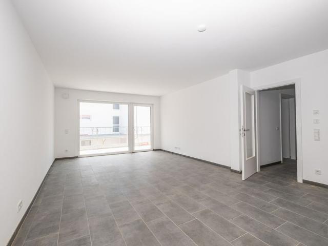 Elsbethen: Ruhige Neubau Wohnung mit Balkon