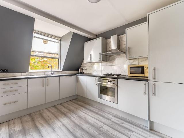 Elsham Road, Holland Park, London W14, 2 bed flat to rent, £2,900 pcm | PrimeLocation