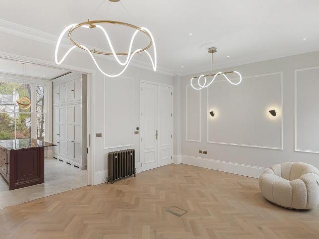 Elsham Road, Holland Park, London 4 bed maisonette to rent £10,000 pcm £2,308 pw