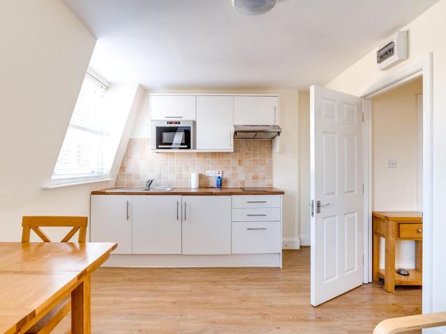 Elsham Road, Kensington W14, Studio to rent, £1,750 pcm | PrimeLocation