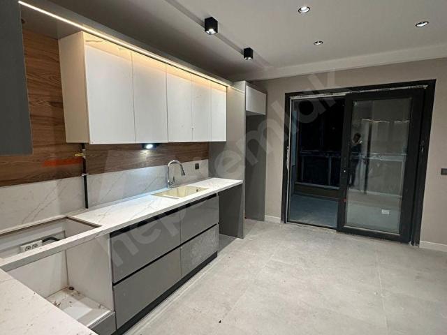 ÇELTEK MAHALLESİNDE SIFIR SATILIK ARA KAT 4+1 180m2 ŞAHSİ GARAJLI EBEVEYN BANYOLU ULTRA LÜKS DAİR