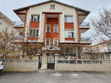 Çeltek Mahallesinde Ara Kat 3+1 Güney Cephe Satılık Daire