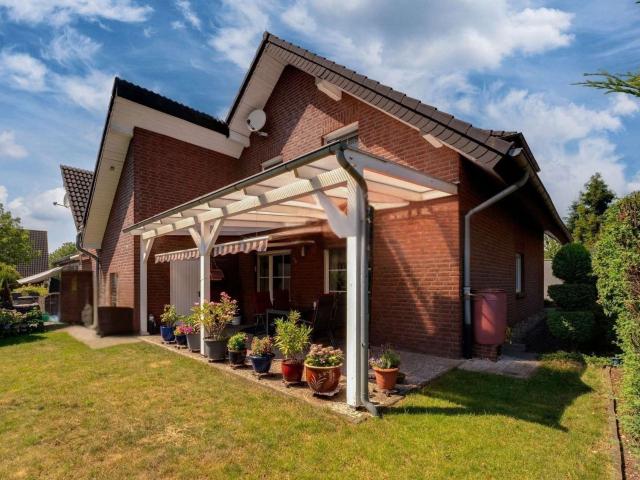 Elten: Charmantes Wohnhaus in bester Lage am Eltener Berg
