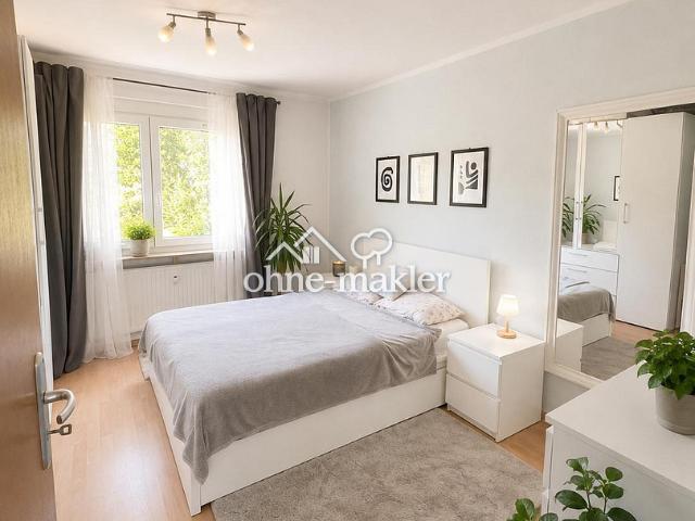 Elterlein: Sonnige 3 Zimmer Wohnung mit großem Balkon und Einbauküche
