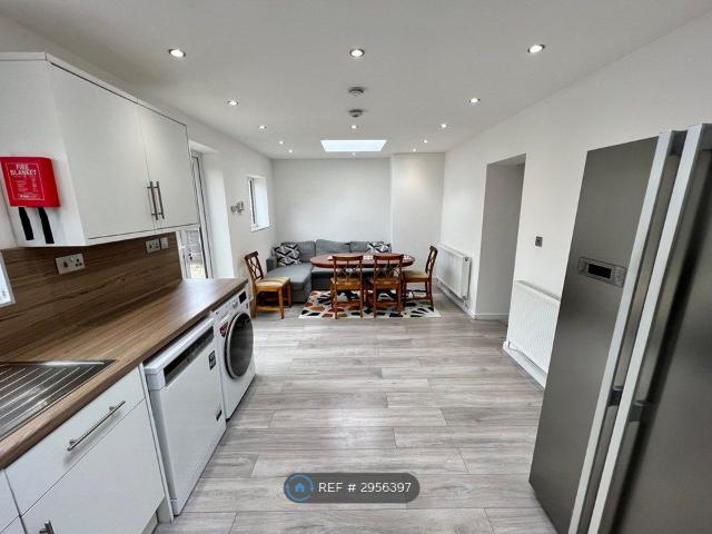 Eltham Green Road Kidbrook Village, London SE9, 4 bed terraced house to rent, £3,495 pcm | PrimeLocation
