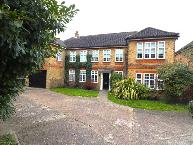 Eltham, London SE9, 5 bed detached house to rent, £5,000 pcm | PrimeLocation
