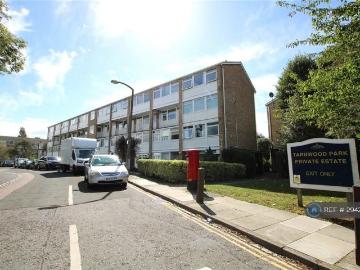 Eltham, London, SE9 3 bed flat to rent £2,000 pcm £462 pw