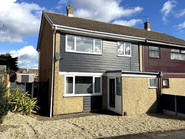 Elton View, Staveley, Chesterfield 3 bed house to rent £775 pcm £179 pw