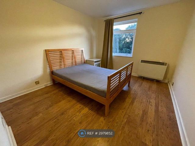 Elton Lodge, London W5, 2 bed flat to rent, £2,400 pcm | PrimeLocation