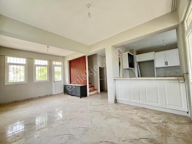 Elvan Özçelik'den Örende Denize Çok Yakın Satılık Villa