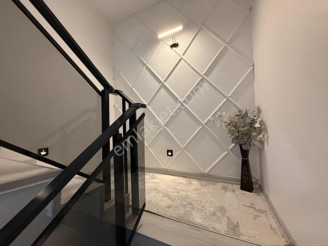 Elvankent'te A'dan Z'ye Lüks Yenilenmiş Villa Konforunda 3 Katlı