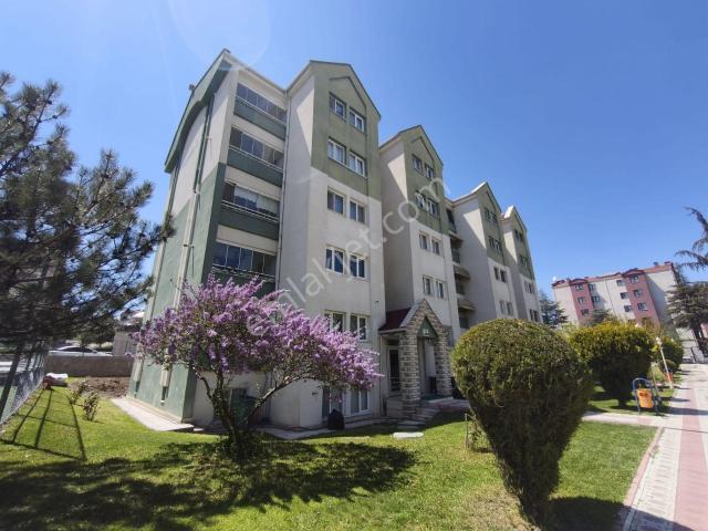 Elvankent'te Merkezi Konumda Site İçerisinde Kiralık Daire
