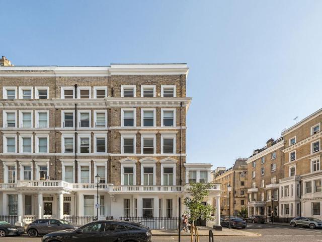 Elvaston Place, South Kensington. 3 bed maisonette to rent £5,850 pcm £1,350 pw