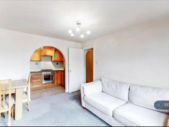 Elvendon Road, London, N13 1 bed flat to rent £1,495 pcm £345 pw