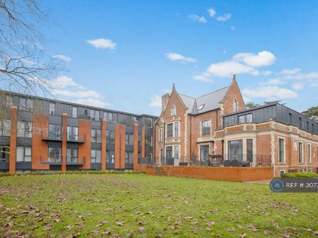 Elvian House, Slough, SL1 2 bed flat to rent £1,600 pcm £369 pw