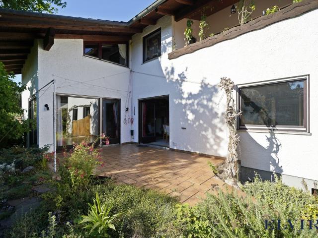 ELVIRA Feldkirchen Westerham, großzügiges Zweifamilienhaus auf schönem Grundstück in ruhiger Lage
