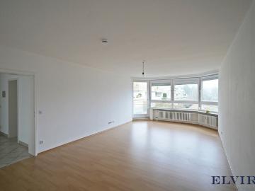 ELVIRA Neuperlach, großzügige und ideal geschnittene 5 Zimmer Wohnung mit Balkon und zwei TG Stellplätzen