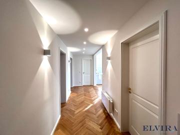 ELVIRA Schwabing, Traumhafte 2,5 Zimmer Wohnung mit ruhiger Loggia
