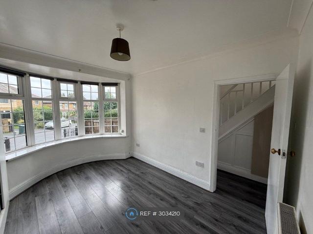 Elwyn Grove, Bradford BD5, 3 bed semi detached house to rent, £900 pcm | PrimeLocation
