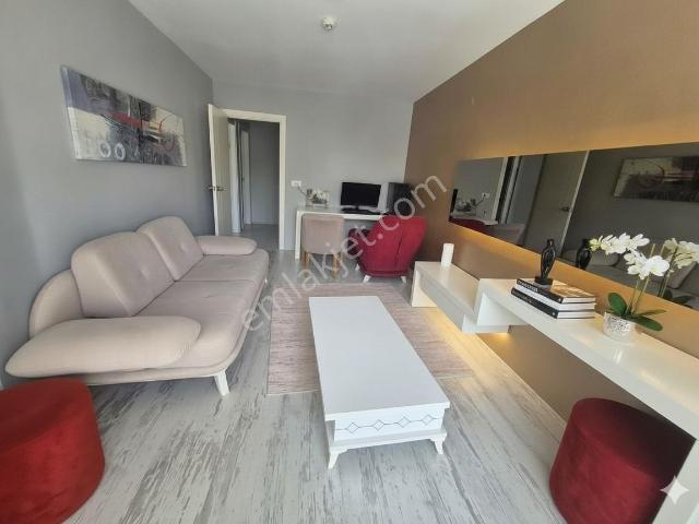 El/ya'dan Yeni İzmir Yolu Cad. Üzeri Ayrı Mutfaklı, Eşyalı 1+1