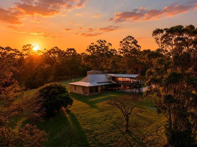ELYS HOUSE | Private 17 Acre Lifestyle Estate Just 25 Minutes* from Kirra Beach