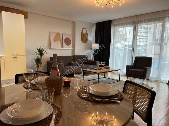 Elysium Residence Taksim'de Ön Cephe Eşyalı Geniş 1+1