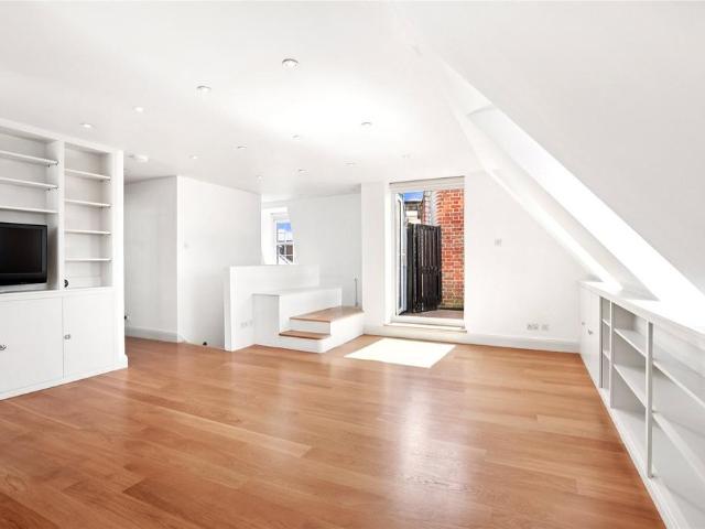 Elystan Street, London, SW3 3 bed duplex to rent £8,948 pcm £2,065 pw