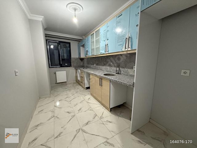ELZEMDEN DÜZLÜKTE ATATÜRK CAD. YAKIN SIFIR İSKANLI 3+1 ARAKAT