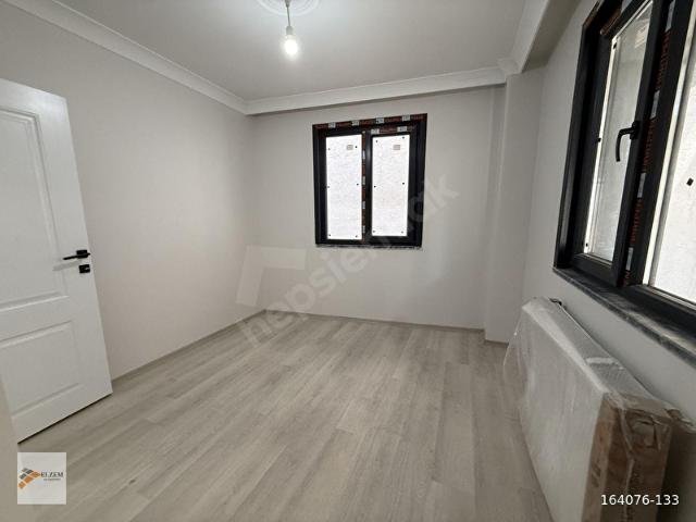 ELZEMDEN KAPALI OTOPARKLI BİNADA ACİL SATILIK 3+1