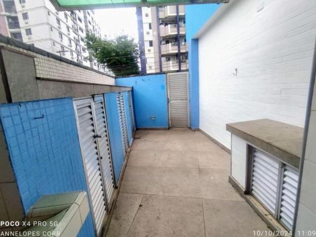 Em excelente localização, casa de esquina com excelente potencial e espaço! Em um bairro com ótima v