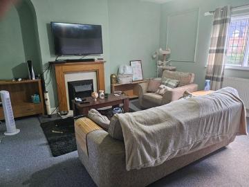 Emma O'Hagan Has a House