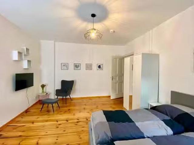 EMMA charmantes 1 Zimmer Apartment in super Lage in Friedric.