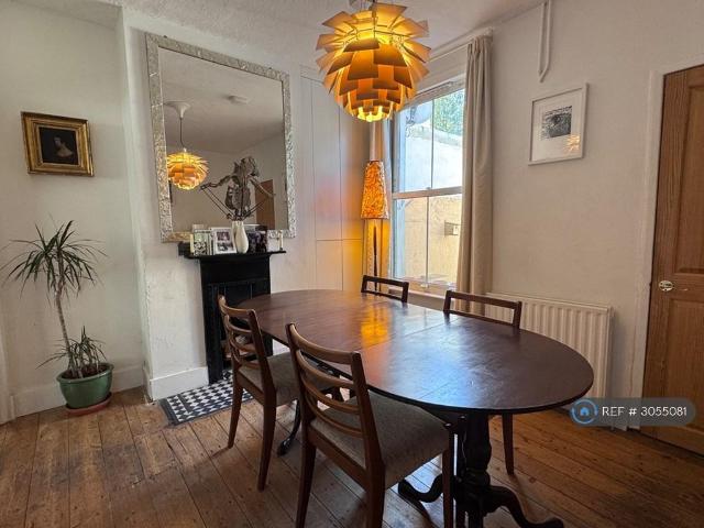 Emma Road, London, E13 2 bed end of terrace house to rent £2,000 pcm £462 pw