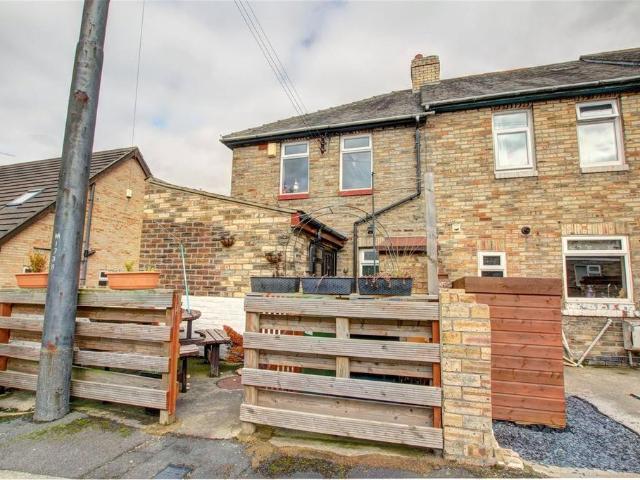 Emma View, Ryton, NE40 2 bed end of terrace house to rent £750 pcm £173 pw