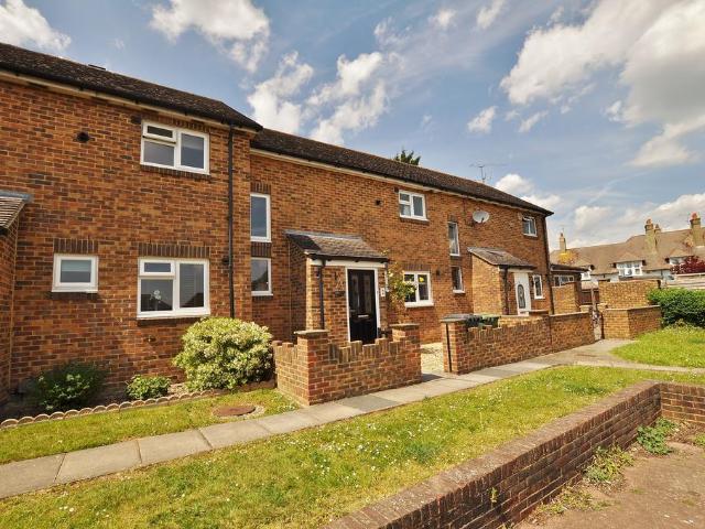 Emmanuel Close, Guildford, Surrey, GU2 2 bed terraced house to rent £1,695 pcm £391 pw
