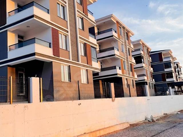 EMNİYET BİNASI KARŞISINDA ACİLL SATILIK 1+1 ARSLAN EMLAK