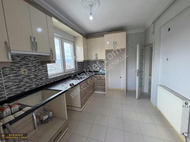 Emniyet Müdürlüğüne Yakın Konumda 3+1 Eşyasız Kiralık Daire