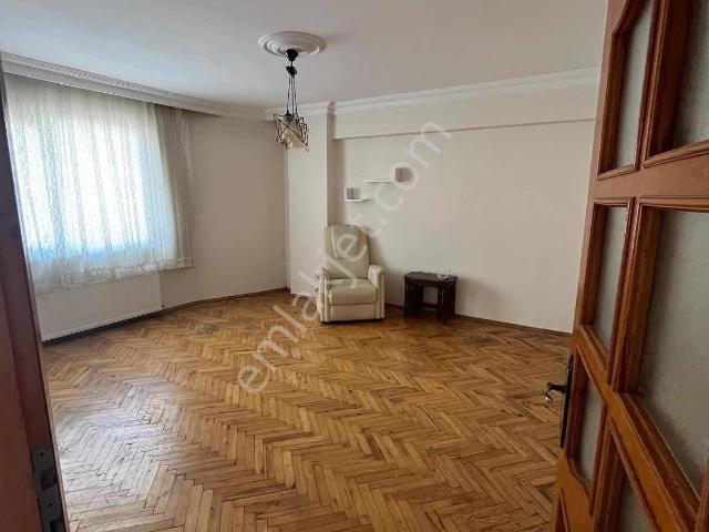 Emniyet Evleri Metroya Yürüme Mesafesinde Kiralık 2+1