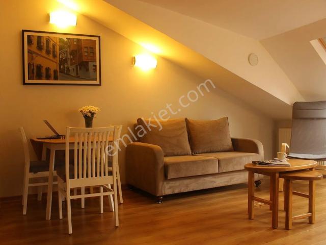 Emniyetevler'de Metroya 2 Dk Mesafede, 2+1 Eşyalı Kiralık Daire