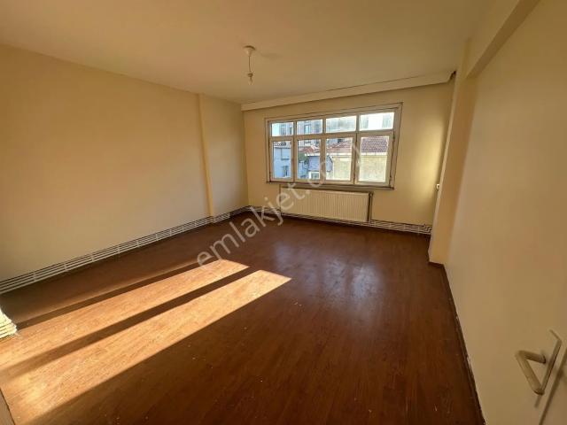 Emniyetevlerin'de 4.levent Metroya 3 Dk 2+1 Kiralık Daire