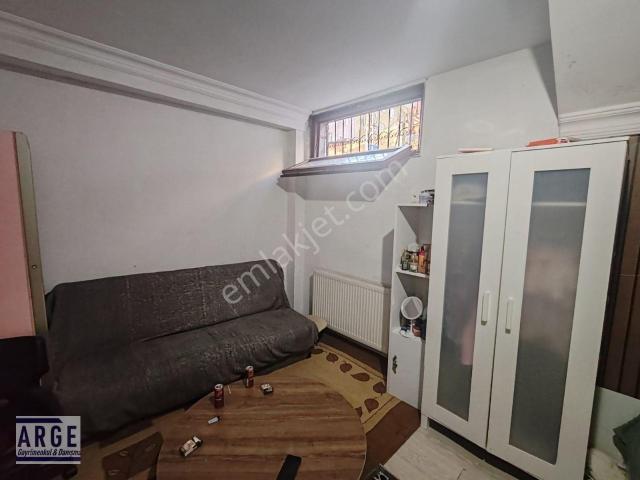 Emniyettepe'de Stüdyo Daire & Dükkan
