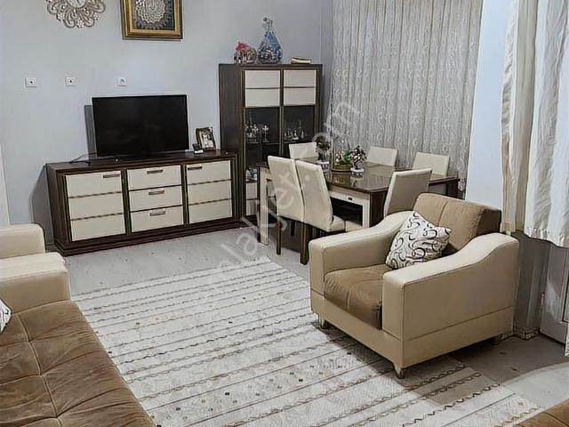 ema 'dan, Sürsürü De, Mükemmel Lokasyonda, Arakat, 3+1