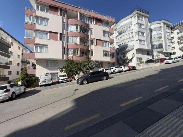 Emaks'tan /karapınar Mah./merkezi Konumda Masrafsız Satılık 3+1