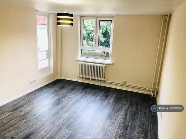 Emburn House, Leicester, LE3 2 bed flat to rent £875 pcm £202 pw